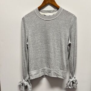 Abercrombie & Fitch Gray Striped Long Sleeve Sweater